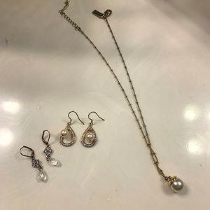 Pearl necklace and earring set